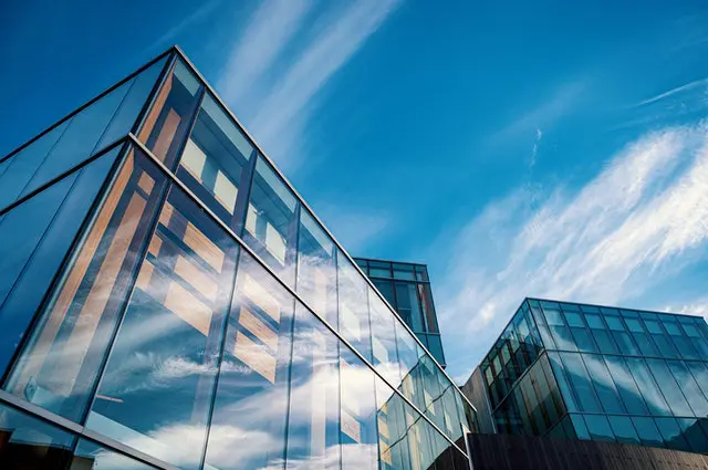 Low-Angle photo og glass building